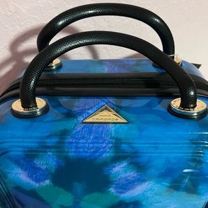 Marbella Collection - Triforce Travel Makeup Case Blue Watercolor Floral